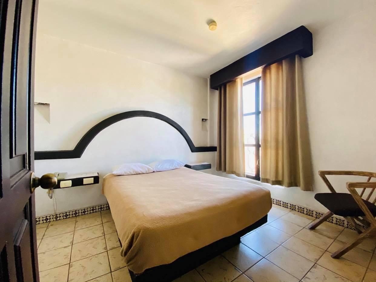 Hotel Plaza Морелия Екстериор снимка