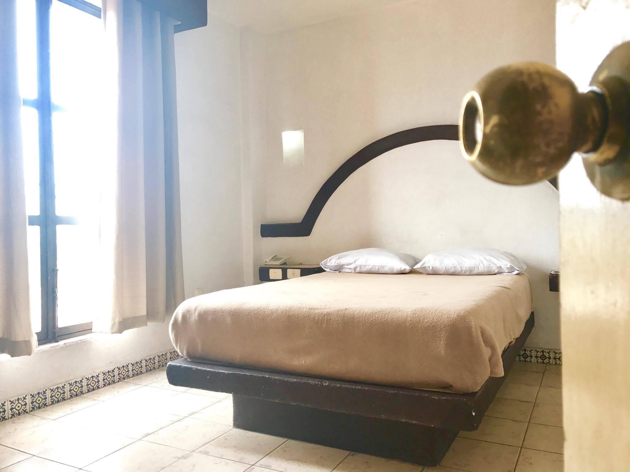 Hotel Plaza Морелия Екстериор снимка