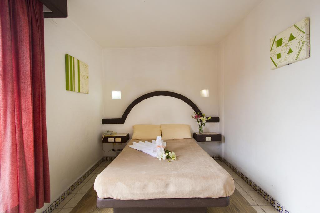 Hotel Plaza Морелия Екстериор снимка